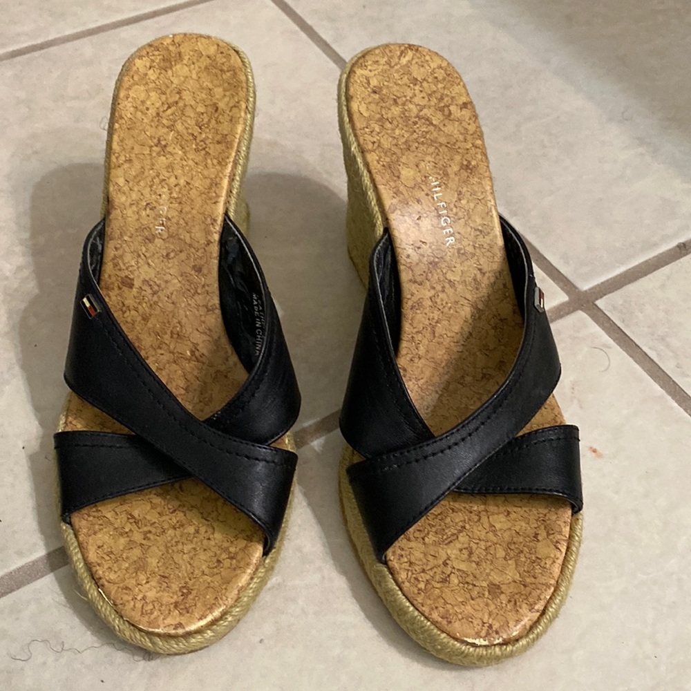 Coach New York brown sandals. It’s used.